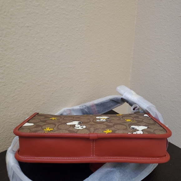 - Coach X Peanuts Heritage Convertible Crossbody In Signature Canvas With… - Picture 11 of 16